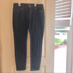 EUC 8P Curvy Skinny Jeans by Loft